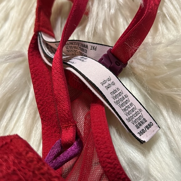 [36B] Host Pick- Victoria Secret Bra - Picture 3 of 6